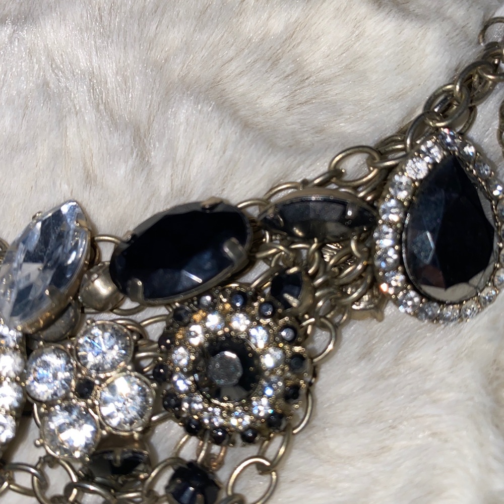Chunky black and gold necklace - Picture 5 of 6